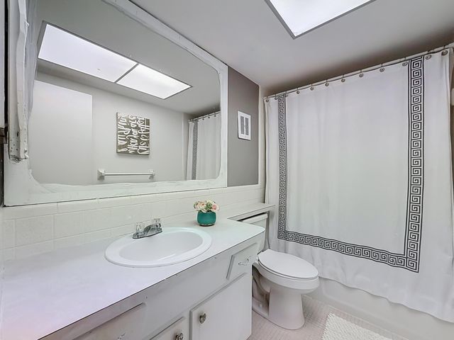 2121 NE 68TH Street 109, Fort Lauderdale, FL 33308
