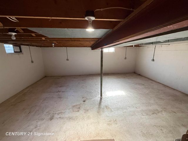 6867 S 7 Mile Road, Freeland, MI 48623