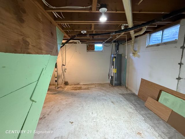 6867 S 7 Mile Road, Freeland, MI 48623