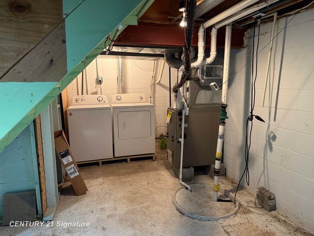 6867 S 7 Mile Road, Freeland, MI 48623