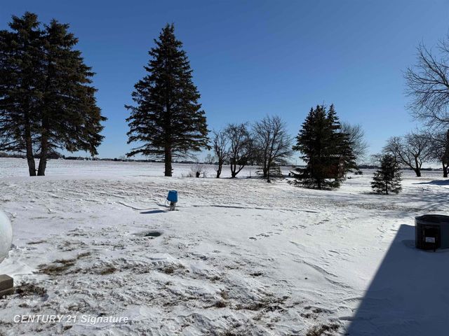 6867 S 7 Mile Road, Freeland, MI 48623