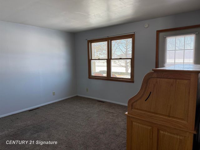 6867 S 7 Mile Road, Freeland, MI 48623