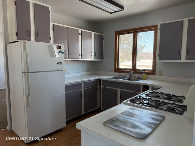 6867 S 7 Mile Road, Freeland, MI 48623