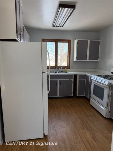 6867 S 7 Mile Road, Freeland, MI 48623