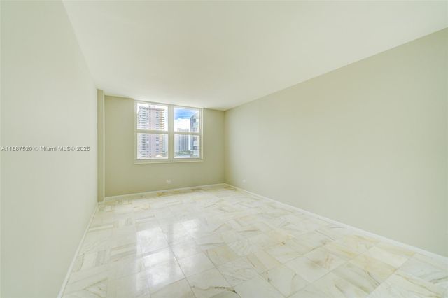 301 174th St 618, Sunny Isles Beach, FL 33160