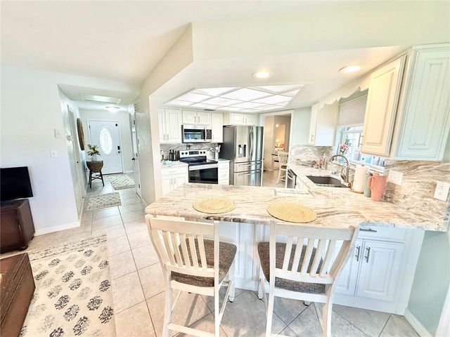 305 W DELAWARE STREET, Tavares, FL 32778