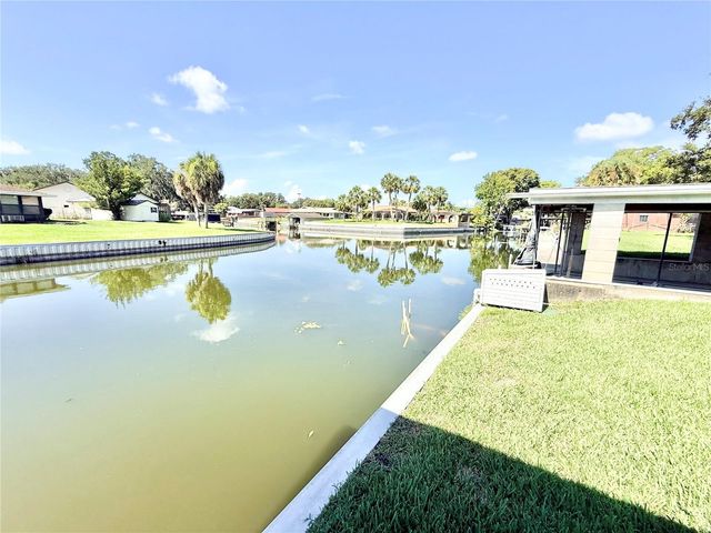 305 W DELAWARE STREET, Tavares, FL 32778