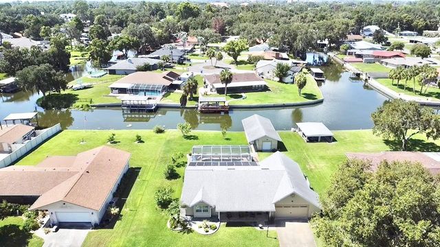 305 W DELAWARE STREET, Tavares, FL 32778