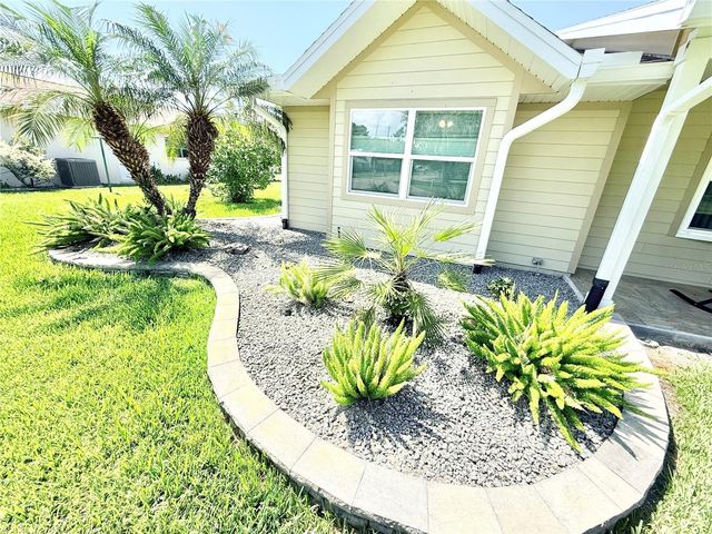 305 W DELAWARE STREET, Tavares, FL 32778