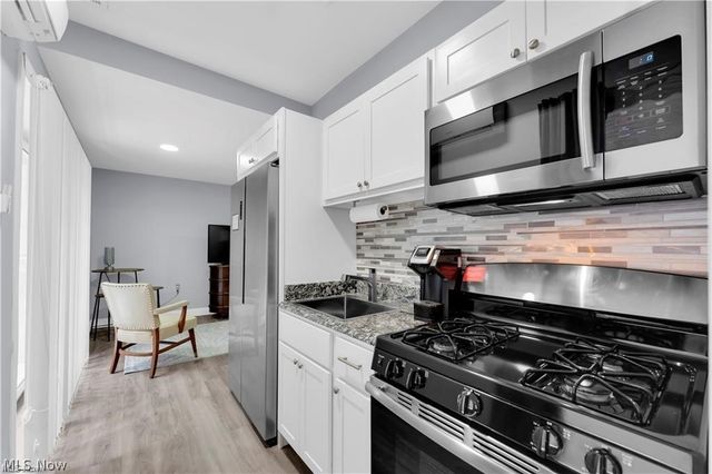 797 E Market Street 203, Akron, OH 44305