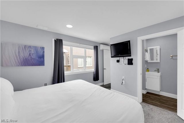 797 E Market Street 203, Akron, OH 44305