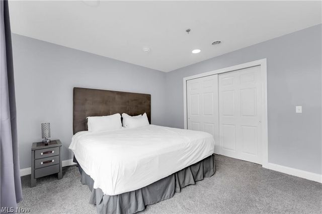 797 E Market Street 203, Akron, OH 44305