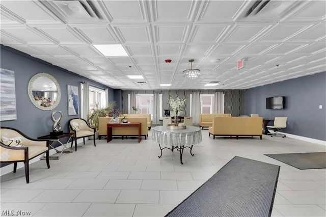 797 E Market Street 203, Akron, OH 44305