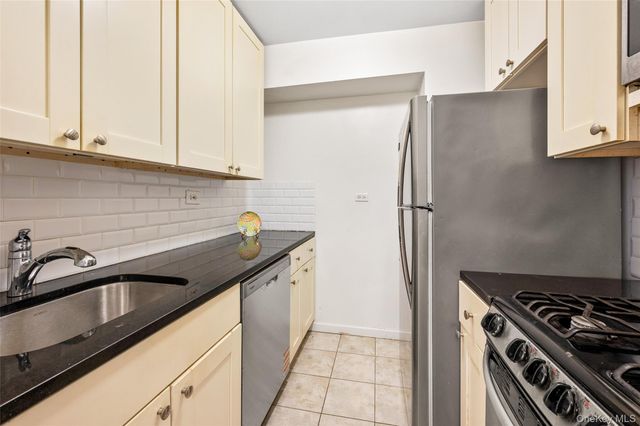 41-42 73 Street 4G, Woodside, NY 11377