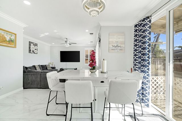 738 W Silvercrest Drive, Lindsay, CA 93247