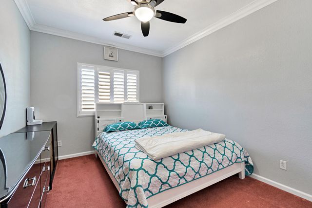 738 W Silvercrest Drive, Lindsay, CA 93247