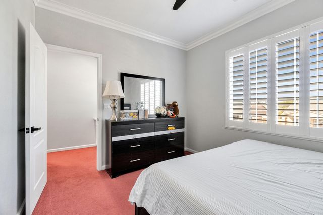 738 W Silvercrest Drive, Lindsay, CA 93247