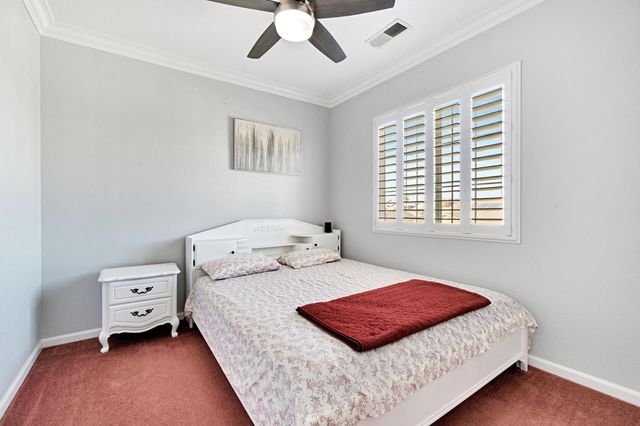 738 W Silvercrest Drive, Lindsay, CA 93247