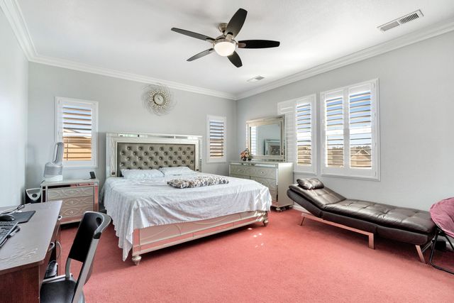 738 W Silvercrest Drive, Lindsay, CA 93247