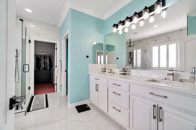 738 W Silvercrest Drive, Lindsay, CA 93247