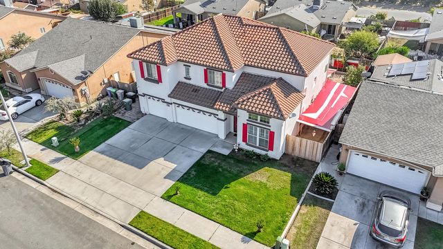 738 W Silvercrest Drive, Lindsay, CA 93247