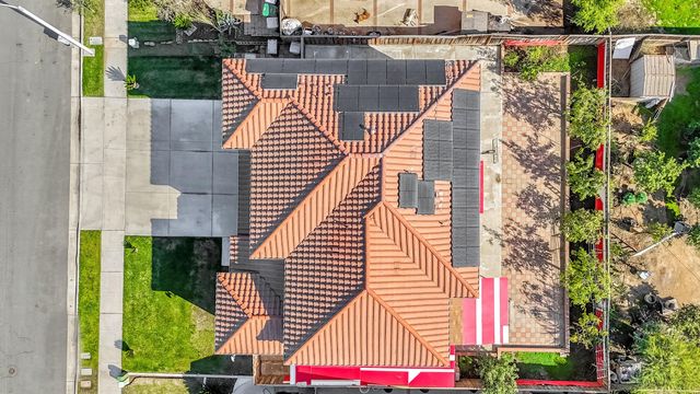 738 W Silvercrest Drive, Lindsay, CA 93247