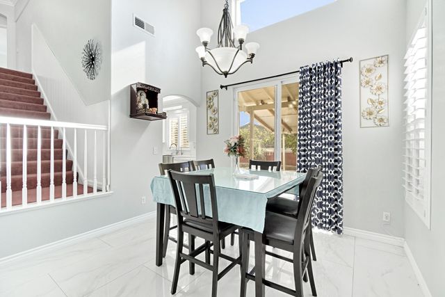 738 W Silvercrest Drive, Lindsay, CA 93247