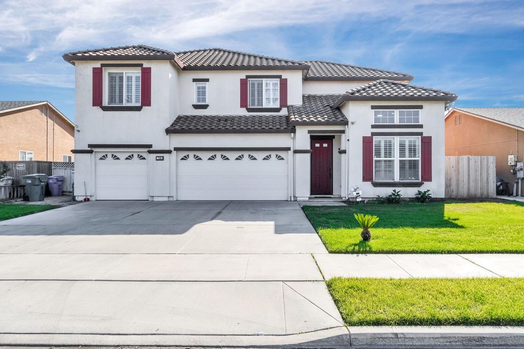 738 W Silvercrest Drive, Lindsay, CA 93247