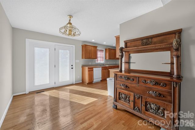 4405 Claralee Lane, Hickory, NC 28602