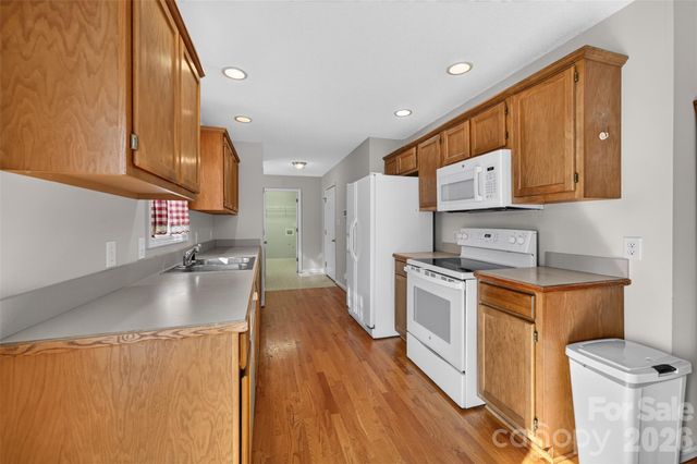 4405 Claralee Lane, Hickory, NC 28602