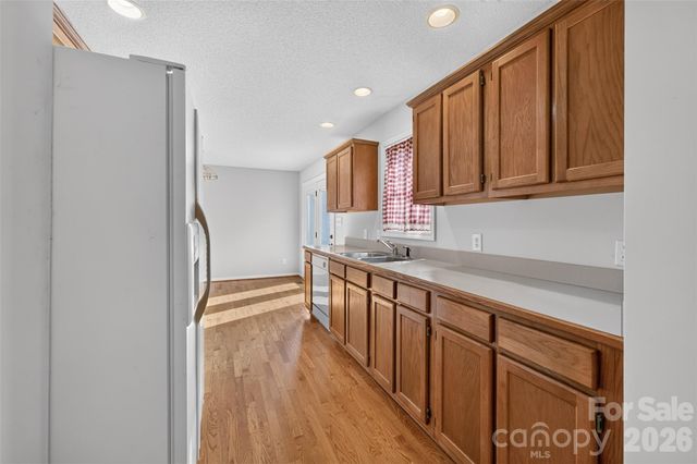 4405 Claralee Lane, Hickory, NC 28602