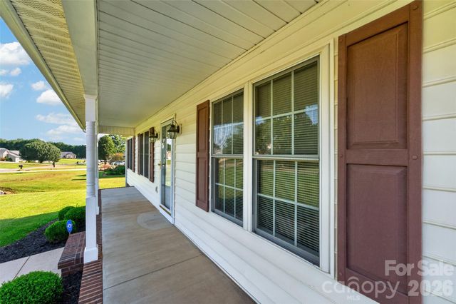 4405 Claralee Lane, Hickory, NC 28602