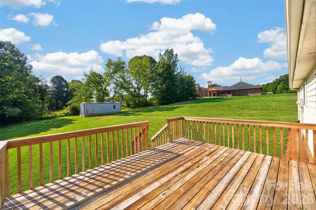 4405 Claralee Lane, Hickory, NC 28602