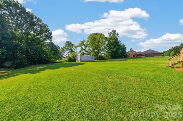 4405 Claralee Lane, Hickory, NC 28602