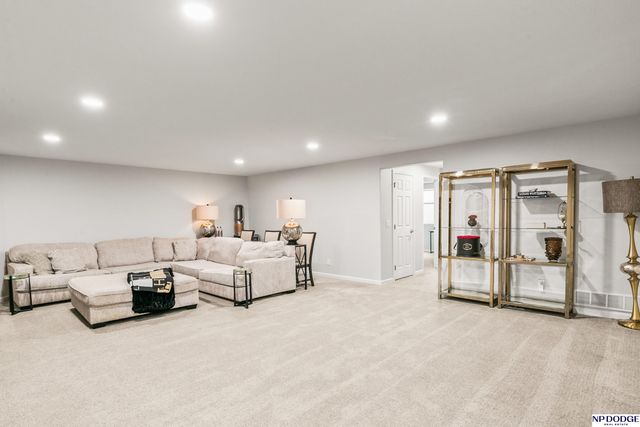 9712 Osprey Lane, Papillion, NE 68046