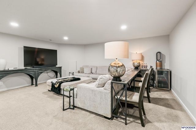 9712 Osprey Lane, Papillion, NE 68046