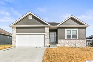 9712 Osprey Lane, Papillion, NE 68046