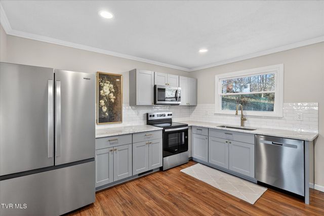 106 Salem Drive, Gray, TN 37615