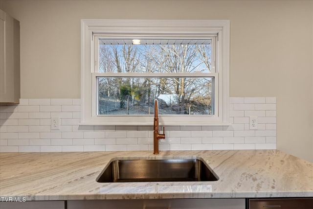 106 Salem Drive, Gray, TN 37615