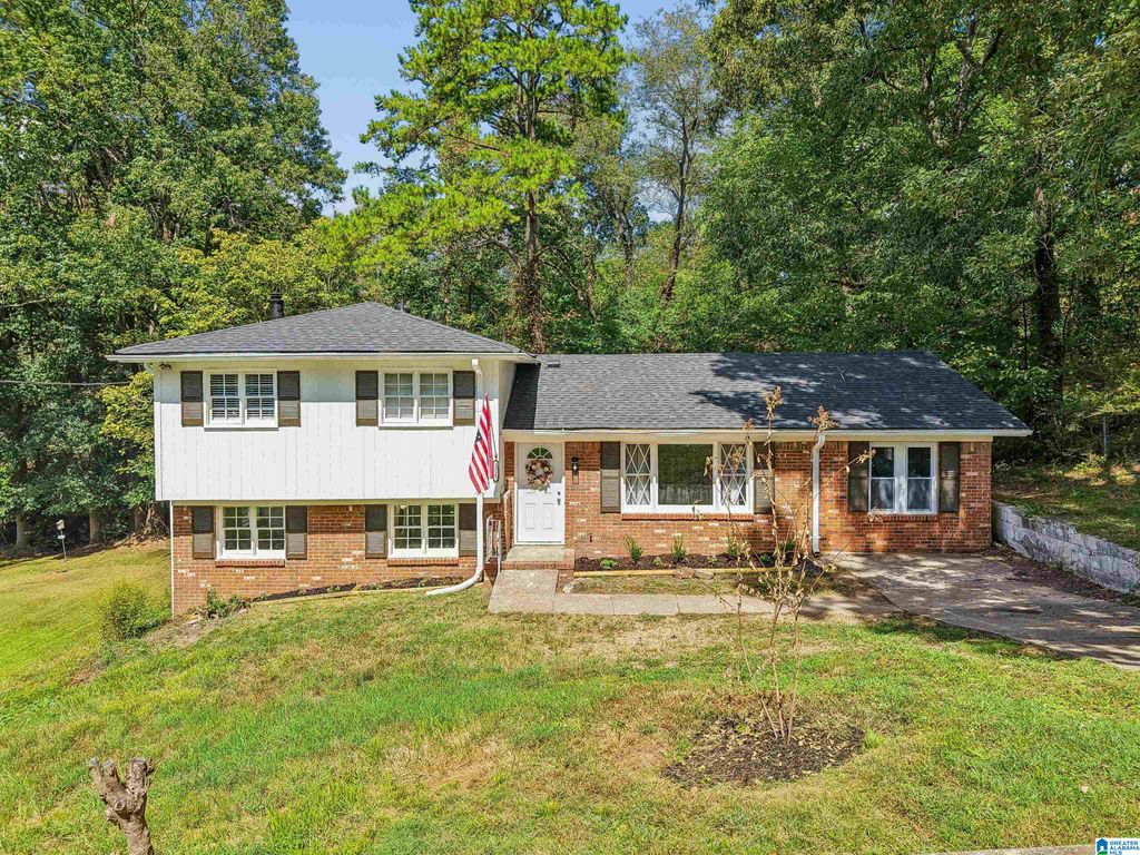 1525 4TH STREET NW, Center Point, AL 35215