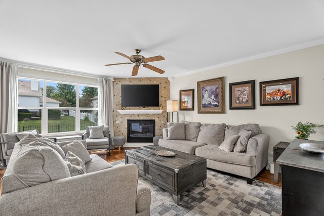 16709 KAREN SPRINGS Drive, Lockport, IL 60441