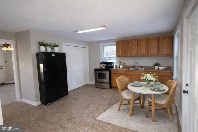 9199 FREDERICKSBURG TPKE, Woodford, VA 22580