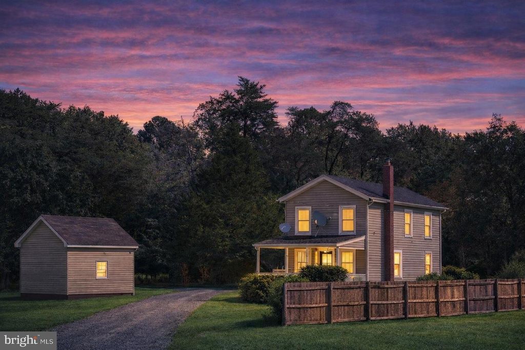 Image 1 of property listing at 9199 FREDERICKSBURG TPKE, Woodford, VA 22580