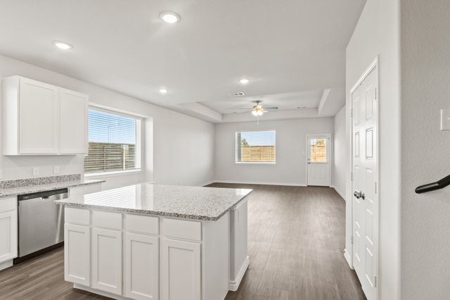 1032 Wingjet Way, Fort Worth, TX 76131