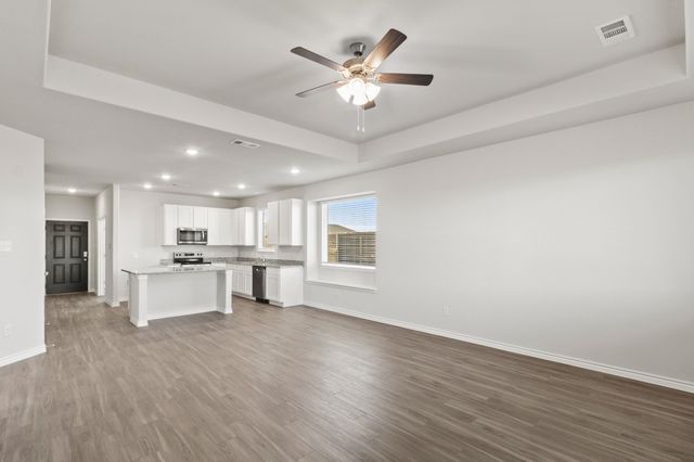 1032 Wingjet Way, Fort Worth, TX 76131