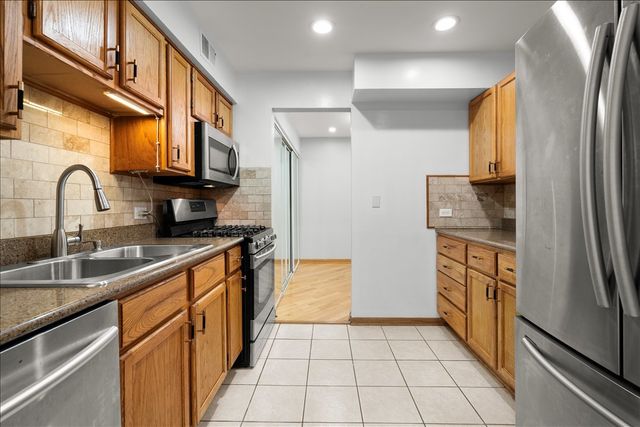 5300 Carriageway Drive 208, Rolling Meadows, IL 60008