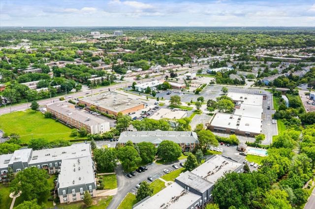 5300 Carriageway Drive 208, Rolling Meadows, IL 60008