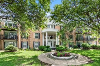5300 Carriageway Drive 208, Rolling Meadows, IL 60008