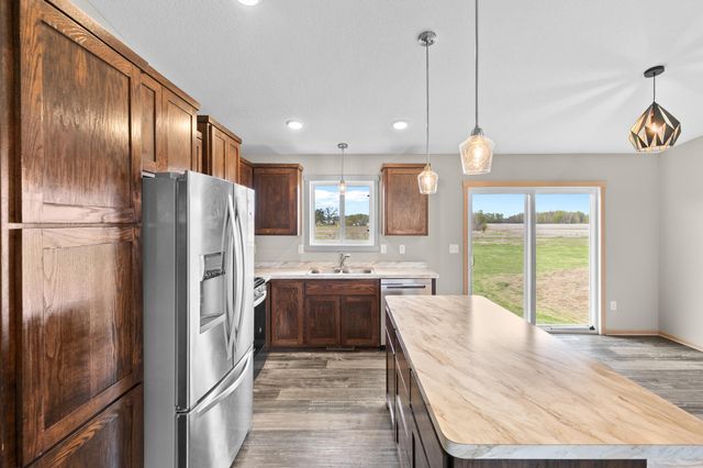7711 Rolling Meadows Circle, Pine City, MN 55063