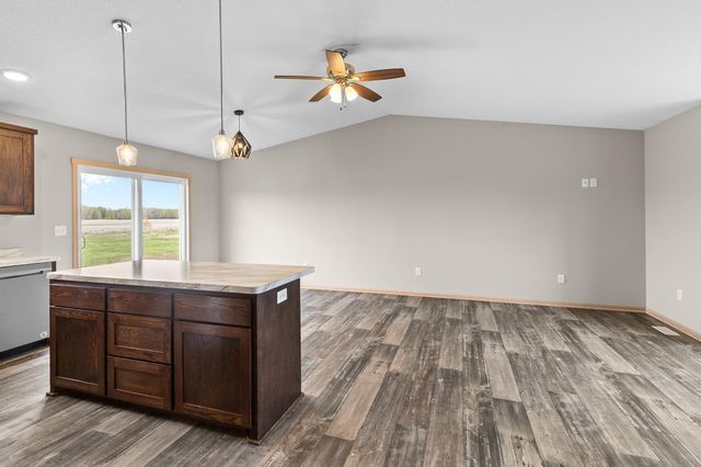 7711 Rolling Meadows Circle, Pine City, MN 55063